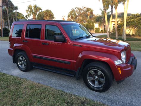 2008 JEEP LIBERTY - SKY SLIDER, APPEARANCE GROUP, INFERNO RED/SLATE GRAY