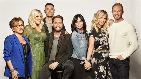 ‘90210’ reboot a nostalgia bender