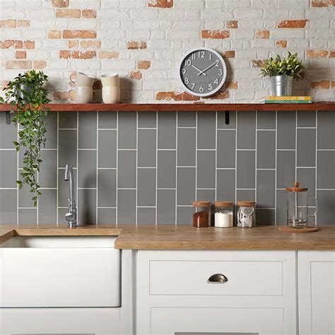 Flat Sloane Square Grey Gloss 200x100 Tiles | Walls and Floors