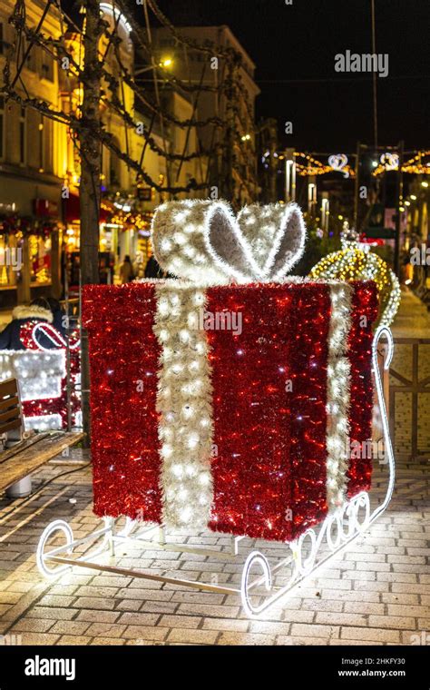 France, Somme, Amiens, Christmas market Stock Photo - Alamy