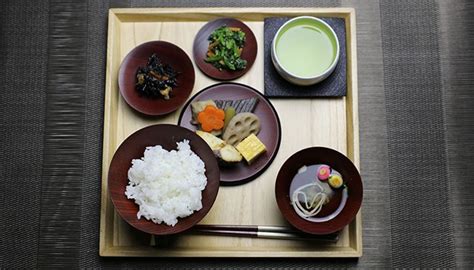 Japanese Table Setting - Table Setting For Traditional Japanese Meal ...