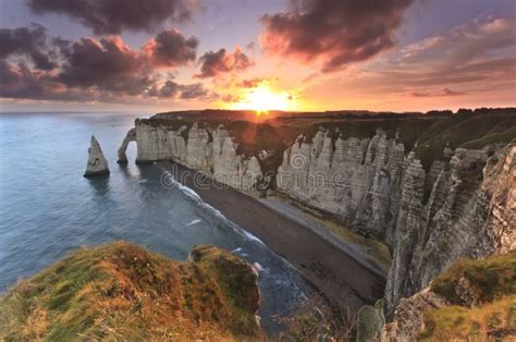 Sunrise Over Etretat, France Stock Image - Image of sunrise, extreme: 35651103