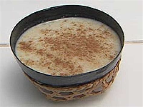 Mingau de Banana com Farinha de Tapioca - Sweet Banana Soup, with Tapioca and Coconut