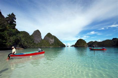 Wayag Island, The Raja Ampat Icon | Authentic Indonesia Blog