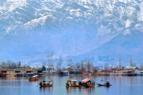 Dal Lake, Srinagar - Timings, Boating, Best Time to Visit