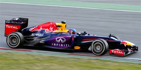 2013 Red Bull RB9 - Renault (Sebastian Vettel) (com imagens)