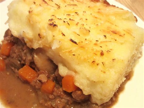 One Man's Travels: A Tasty Traditional Cottage Pie Recipe Made With Beef And Vegetables