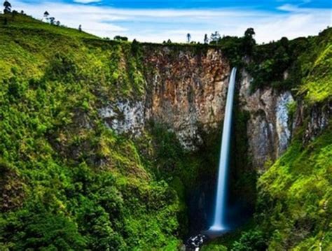 7 Air Terjun Tertinggi di Indonesia Paling Indah | Seru Menarik