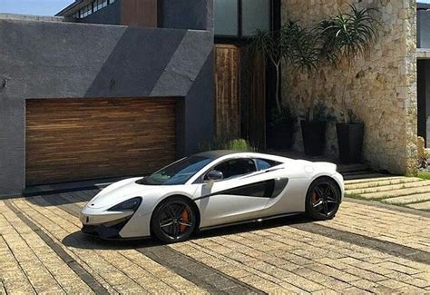 The new McLaren 670s coupe