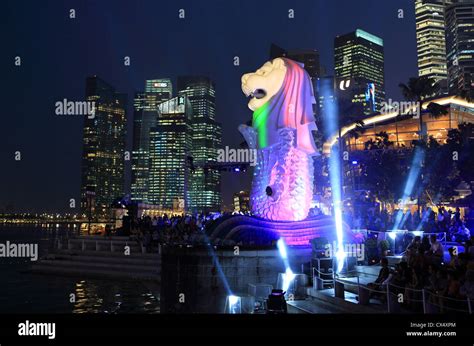 Merlion Statue lit up at night during the Merlion statue 40th birthday ...