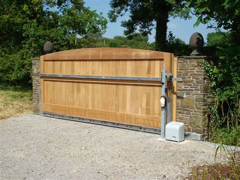 Reverse – Single sliding wooden driveway entrance gate – Henley H1 - BG Wooden Gates - Wooden ...