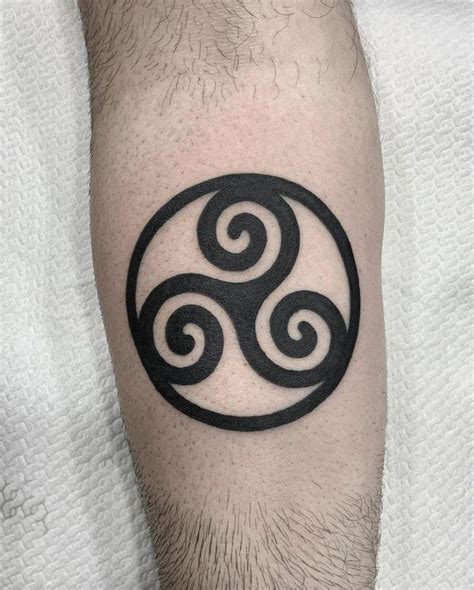 30 Pretty Triskelion Tattoos You Will Love | Style VP | Page 4