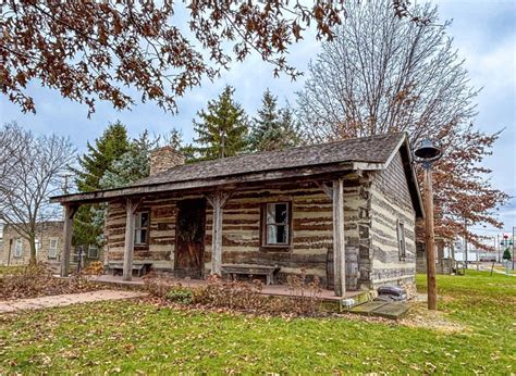 🚪 Historic log cabin receives revitalization funds