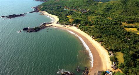 Gokarna Beach Trekking | ADVENTURESOME | cliff diving