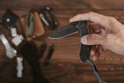 The 6 Best Camping Knife Options for Survivalists - Survival World