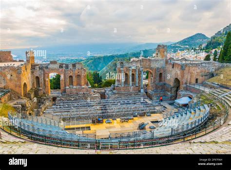 Teatro Antico di Taormina in Sicily, Italy Stock Photo - Alamy