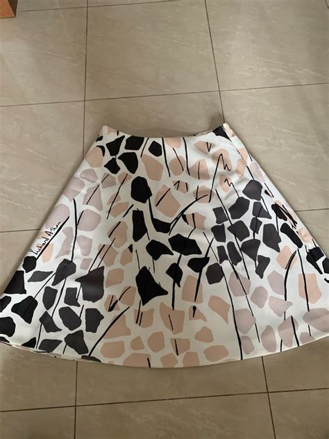 Richard Allen skirt, Women's Fashion, Bottoms, Skirts on Carousell