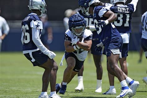 Cowboys' rookie Deuce Vaughn goes viral in training camp clips