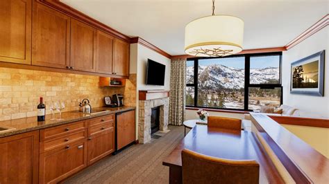 Rooms & Suites in Olympic Valley Lake Tahoe | Everline Resort & Spa