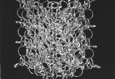 Difference Between String Theory and Loop Quantum Gravity