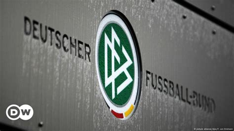 Tax authorities launch raids on German football association – DW – 11 ...