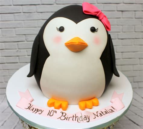 Such an adorable penguin cake for a birthday celebration! #urbanicing # ...