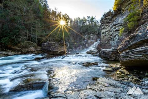 Linville Falls in Winter: hiking Linville Gorge winter waterfalls