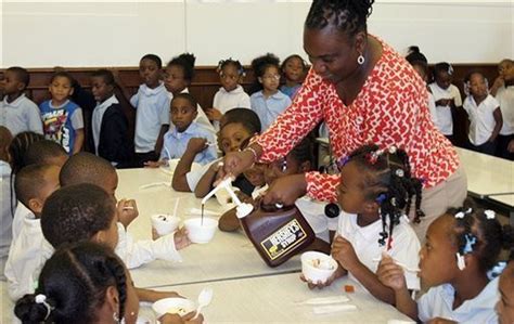 All Detroit Public Schools students will get free meals under federal pilot program - mlive.com