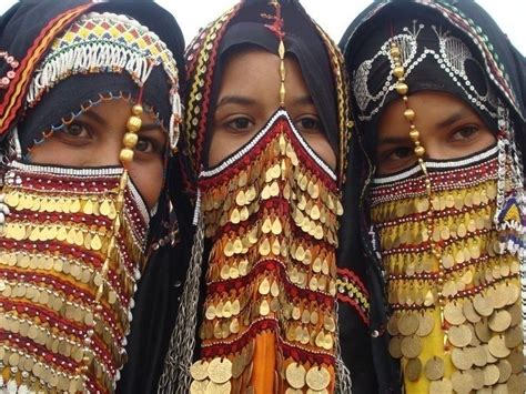 Bedouin Women in Sinai - Egyptian Clothing and Accessories