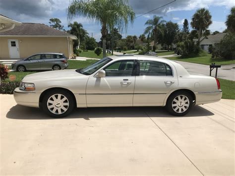 2003 Lincoln Town Car Cartier for Sale at Auction - Mecum Auctions