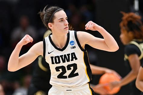 "Best college player of all time" - Fans crown Caitlin Clark after she leads Iowa to national ...