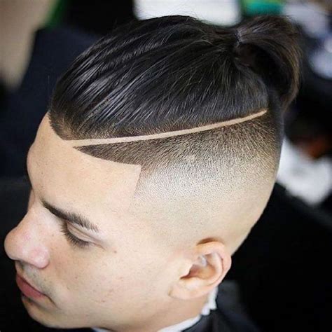 cortes de pelo con degradado hombre, parte central larga recogida en ...