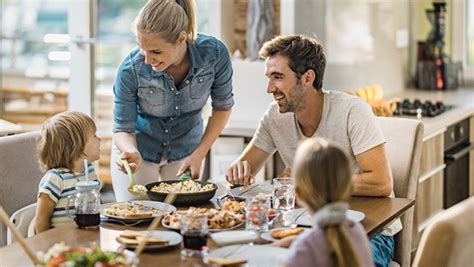 Why Families Should Eat Dinner Together