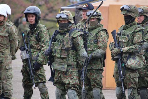 JSDF personel [2182x9554] : r/MilitaryPorn