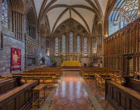 The Pillars of the Earth – Inside England’s Medieval Cathedrals – 5-Minute History