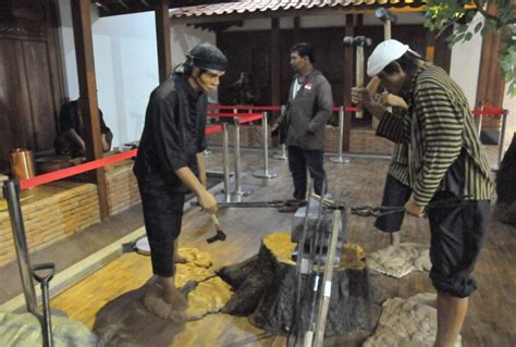 Surakarta's Keris Museum puts hundreds of ancient keris on display - Art & Culture - The Jakarta ...