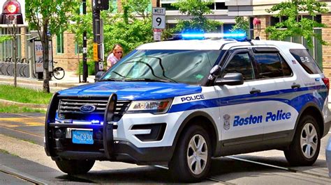 Boston Police Ford Explorer Interceptor Utility Responding Lights and Sirens (blips) - YouTube