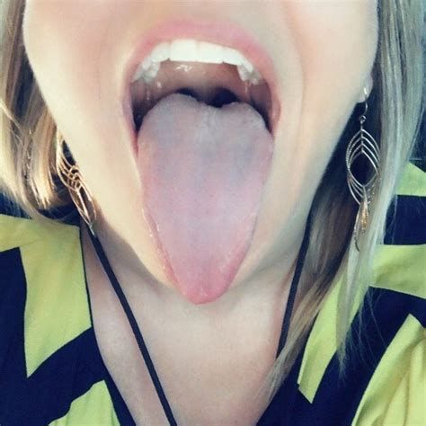 Thanks @tonguer85 for sharing these nice picture with us !! Who’s next ?? ☺️😜👅 #longtongue # ...