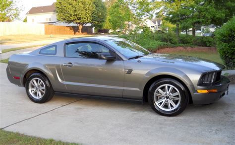 Mineral Gray 2005 Ford Mustang Coupe - MustangAttitude.com Photo Detail