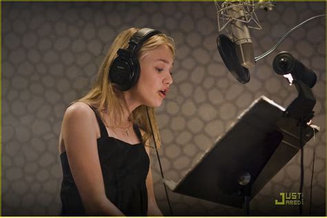 Coraline Behind the Scenes - Dakota Fanning Photo (3747825) - Fanpop