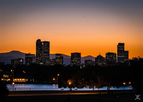 Iconic Denver Sunset tonight : r/Denver