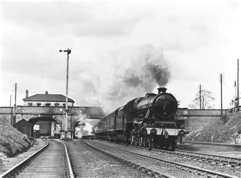 Warsaw train station, before the invasion. | Train, Steam trains, Crewe