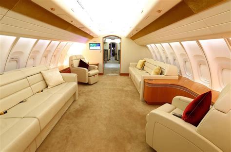 World’s largest business jet, Qatar Amiri Boeing 747-8 is for sale! - SamChui.com