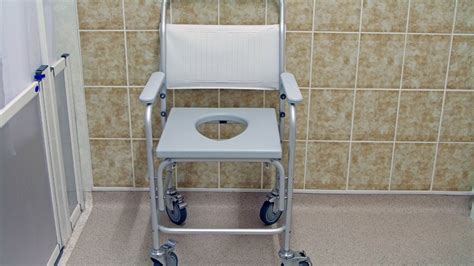 7 Best Portable Toilets for Seniors