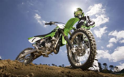 Best Dirt Bike Gear: The 4 Best Motocross Helmets