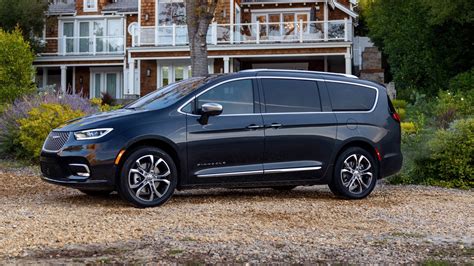 Chrysler Returns To Luxury, With The New Pacifica Pinnacle: - MoparInsiders