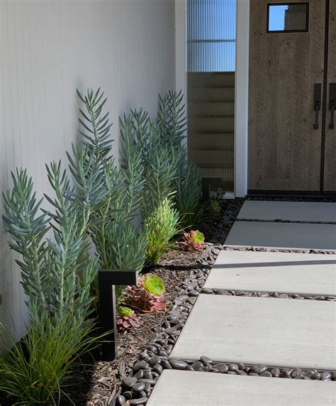 20 Fantastic Midcentury Modern Landscaping Ideas