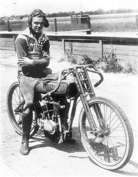 Vintage Photos of Harley-Davidson Motorcycles and Factory From Their Early Days, 1900s-1930s ...