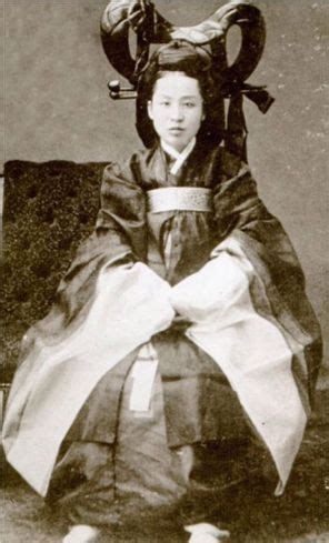 Queen Min (Empress Myeongseong) in 1895 Seoul. She was assassinated by order of the Japanese ...