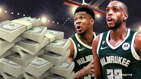 Bucks: Khris Middleton declines $40 million player option